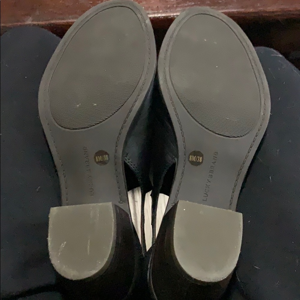 Lucky Brand black leather peep toe stacked heel - Picture 5 of 5